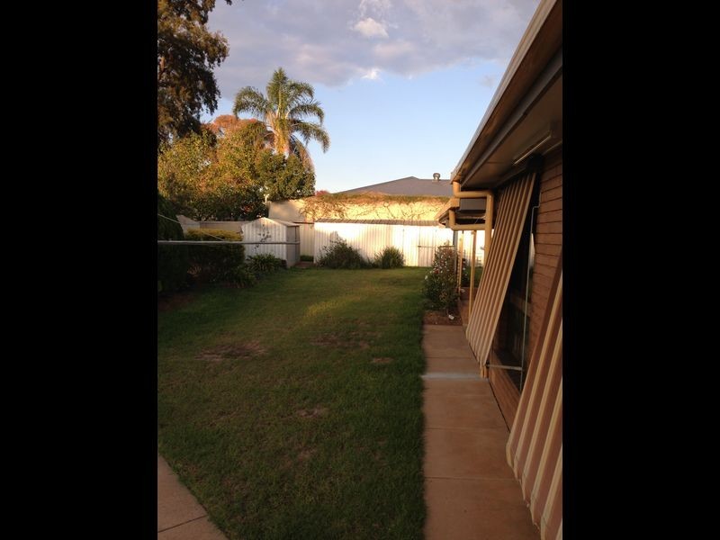 8 Swan Street, Wagga Wagga NSW 2650