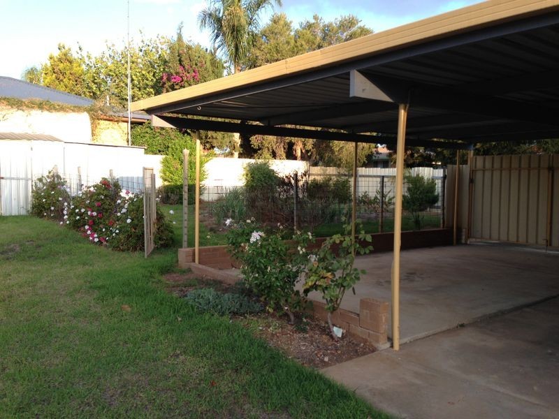 8 Swan Street, Wagga Wagga NSW 2650