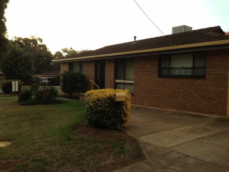 8 Swan Street, Wagga Wagga NSW 2650