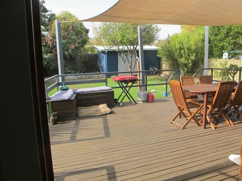 15 Mathoura Avenue, Mount Austin NSW 2650