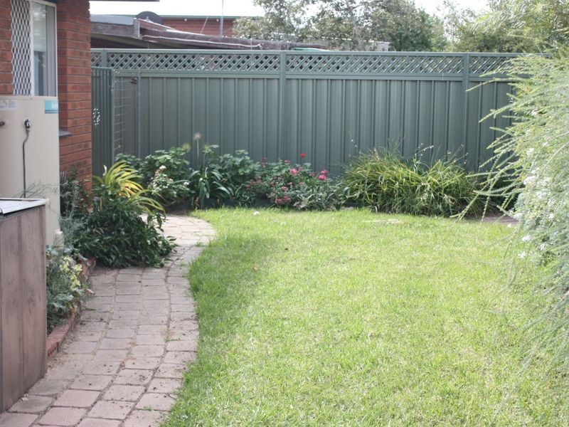 2/11 Fox Street, Wagga Wagga NSW 2650