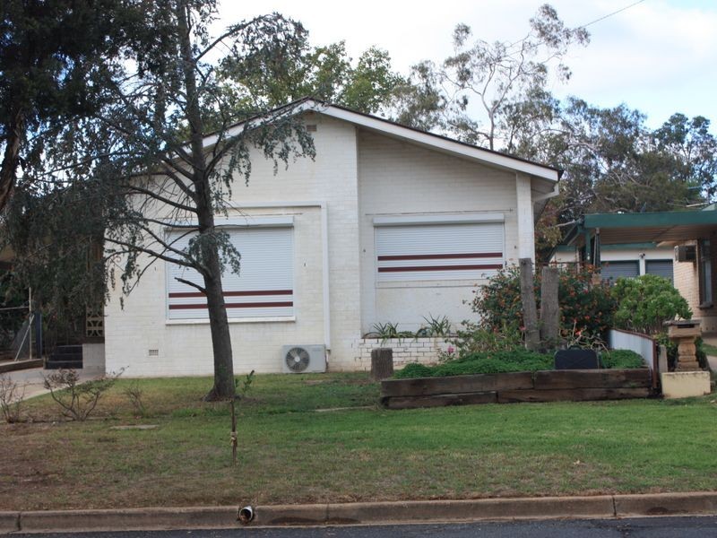 25 Raye Street, Tolland NSW 2650