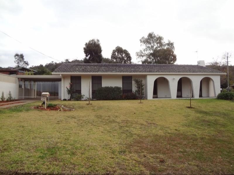 6 Sherwood Avenue, Kooringal NSW 2650