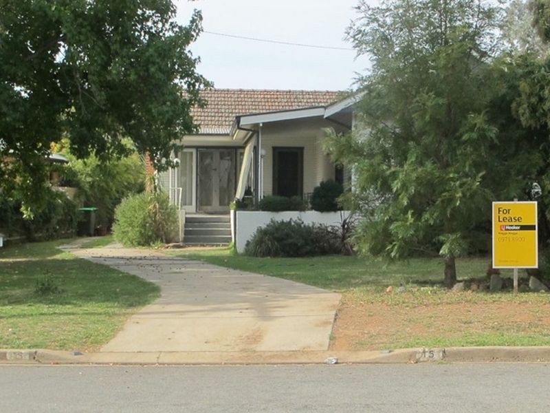 15 Mathoura Avenue, Mount Austin NSW 2650
