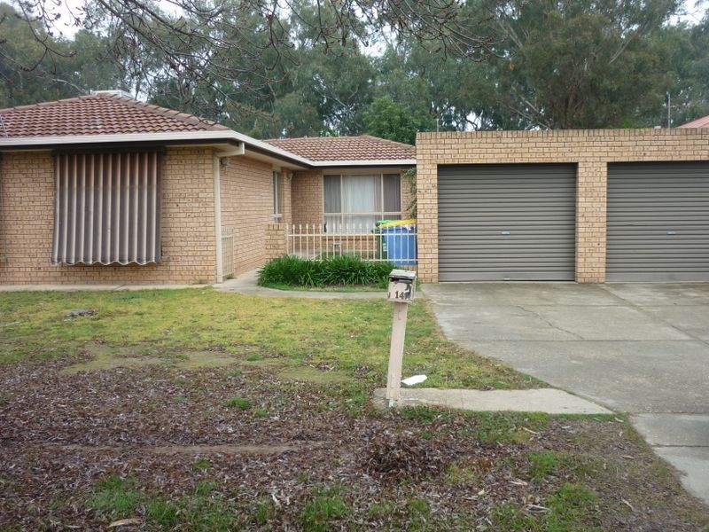 14 Bocquet Street, Lake Albert NSW 2650