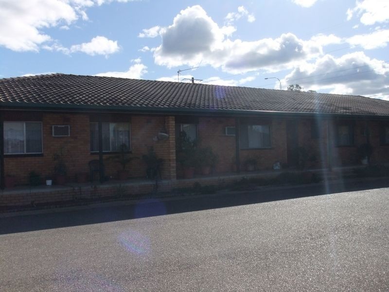 4/77 Maher Street, Tolland NSW 2650