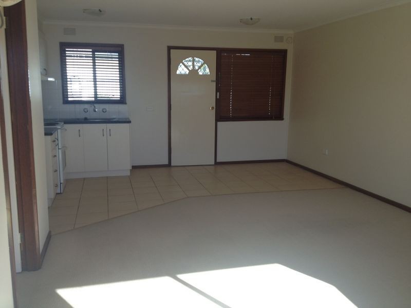 4/247 Bourke Street, Tolland NSW 2650