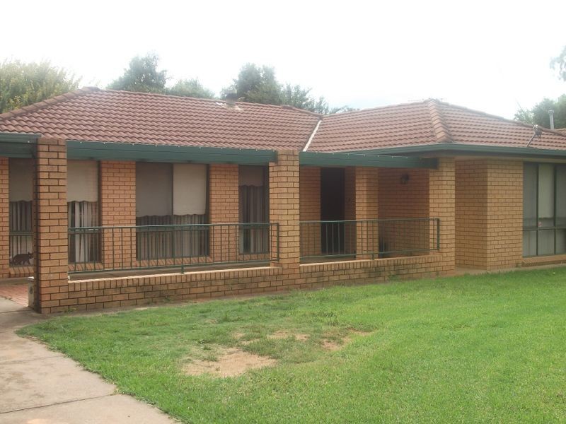 55 Brunskill Road, Lake Albert NSW 2650