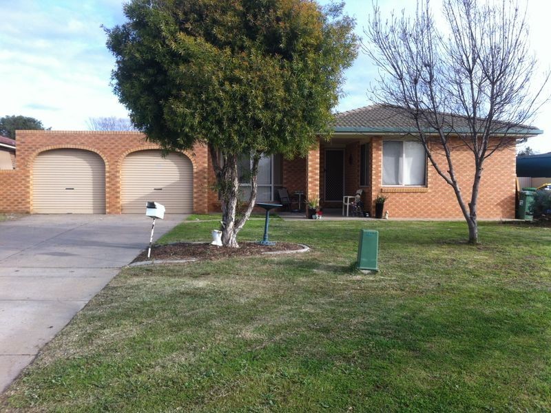9 Langi Crescent, Glenfield Park NSW 2650