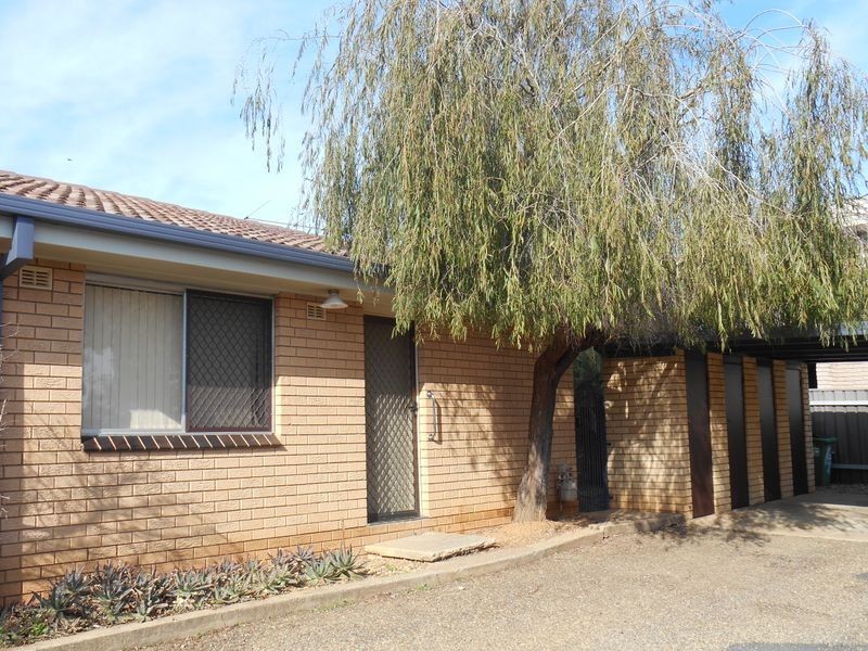 4/6 Nordlingen Drive, Tolland NSW 2650