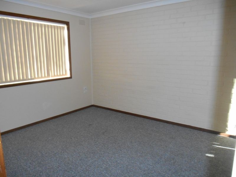 4/6 Nordlingen Drive, Tolland NSW 2650