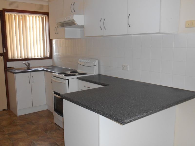 4/6 Nordlingen Drive, Tolland NSW 2650