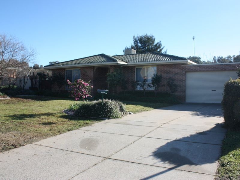 18 Harrier Street, Estella NSW 2650