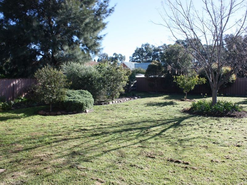 18 Harrier Street, Estella NSW 2650