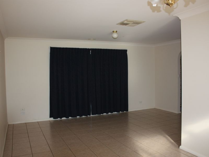 18 Harrier Street, Estella NSW 2650