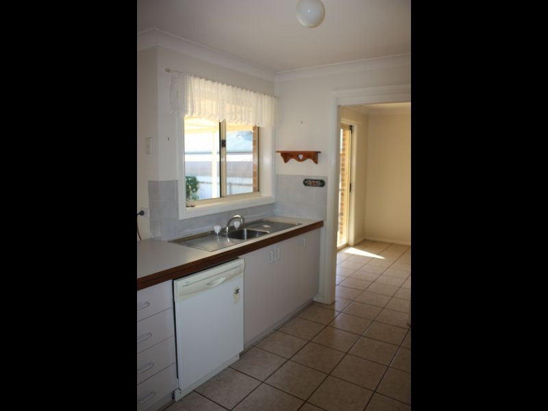 18 Harrier Street, Estella NSW 2650