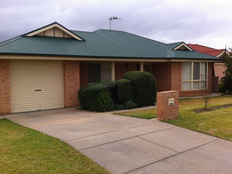 1/25 Wonkana Road, Glenfield Park NSW 2650