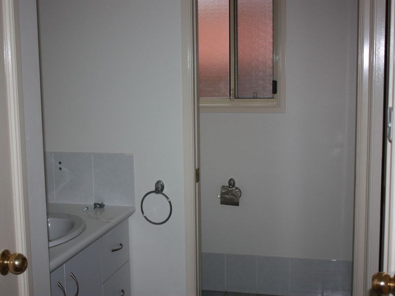 1/25 Wonkana Road, Glenfield Park NSW 2650