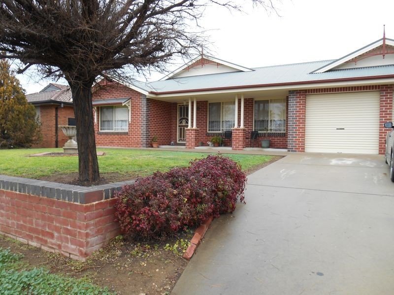 6 Yentoo Drive, Glenfield Park NSW 2650