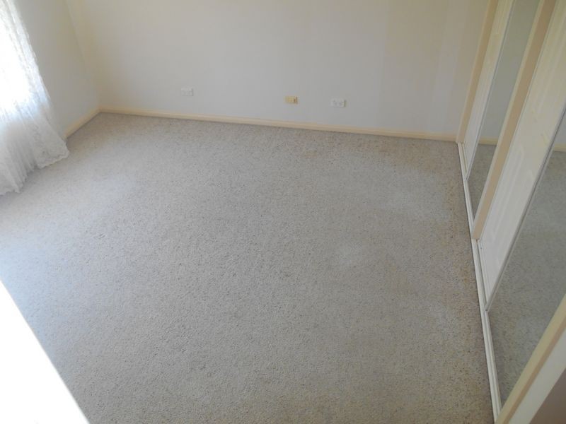 6 Yentoo Drive, Glenfield Park NSW 2650