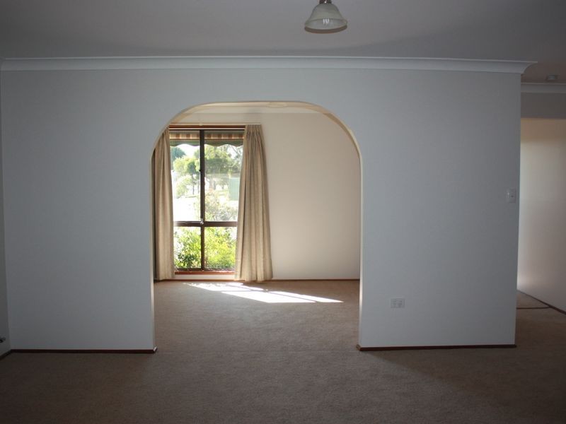 55 Eldershaw Drive, Forest Hill NSW 2651