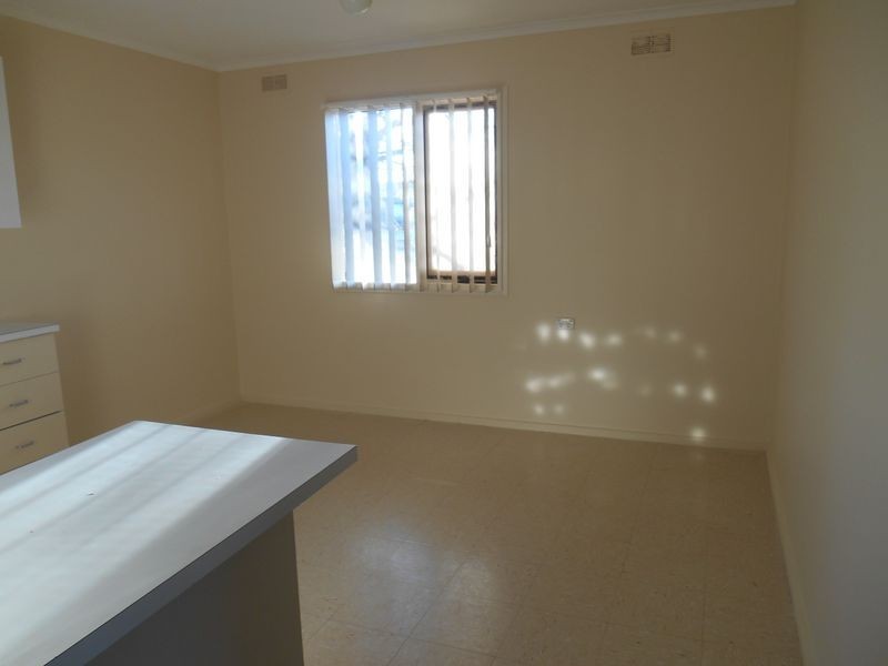 4 Rogers Place, Tolland NSW 2650