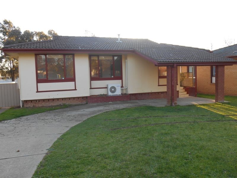 17 Warren Place, Mount Austin NSW 2650
