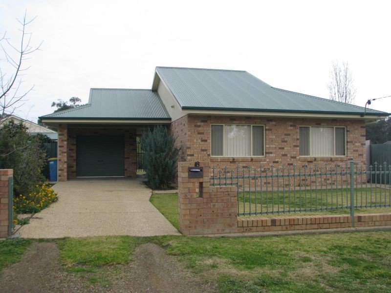 18 Power Street, Lake Albert NSW 2650