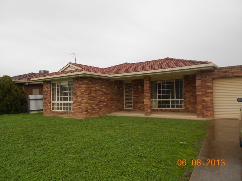 20 Wiradjuri Crescent, Wagga Wagga NSW 2650