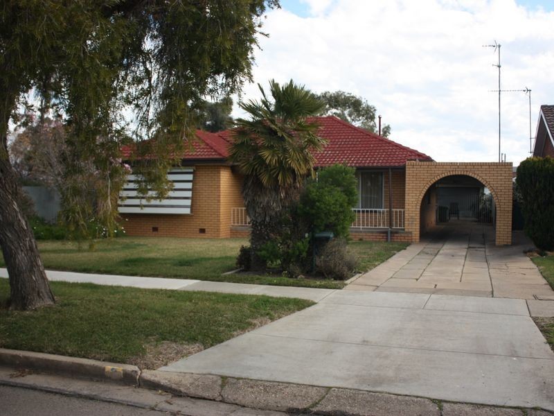 2 Slocum Street, Wagga Wagga NSW 2650