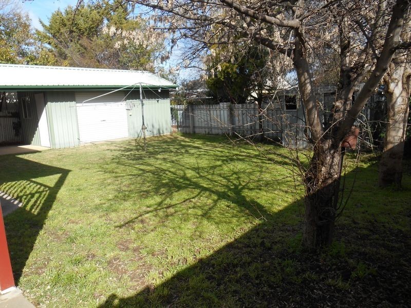 14 Raye Street, Tolland NSW 2650