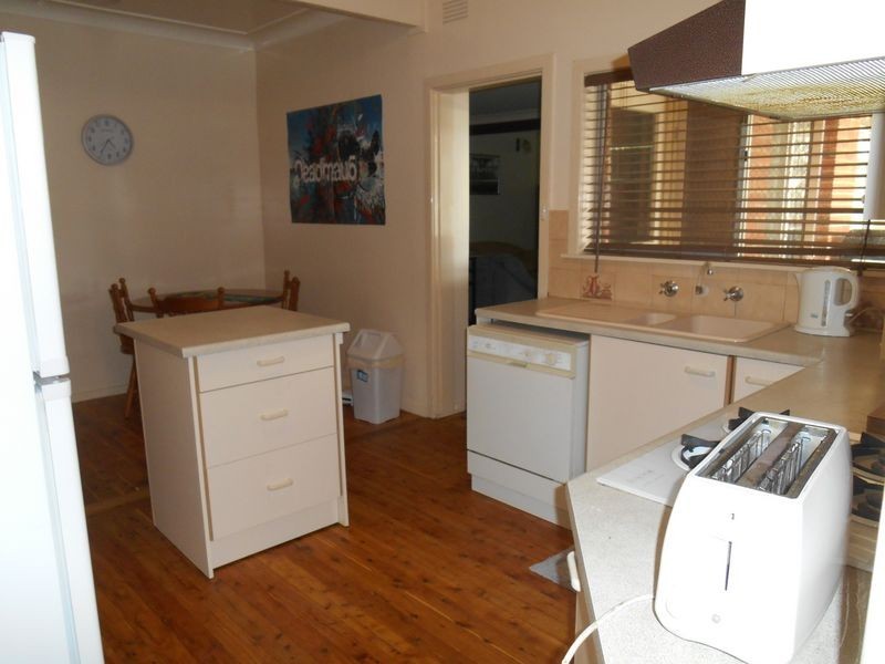 14 Raye Street, Tolland NSW 2650