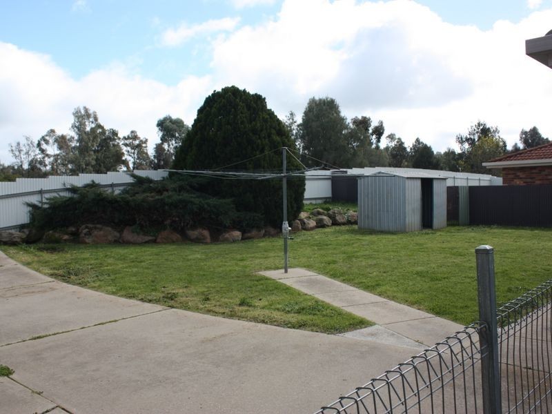 18 Wiradjuri Crescent, Wagga Wagga NSW 2650