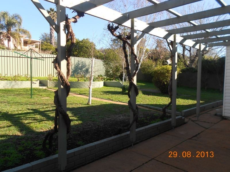 102 Meadow Street, Kooringal NSW 2650