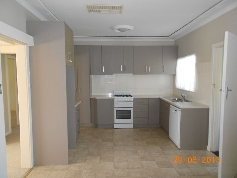 102 Meadow Street, Kooringal NSW 2650