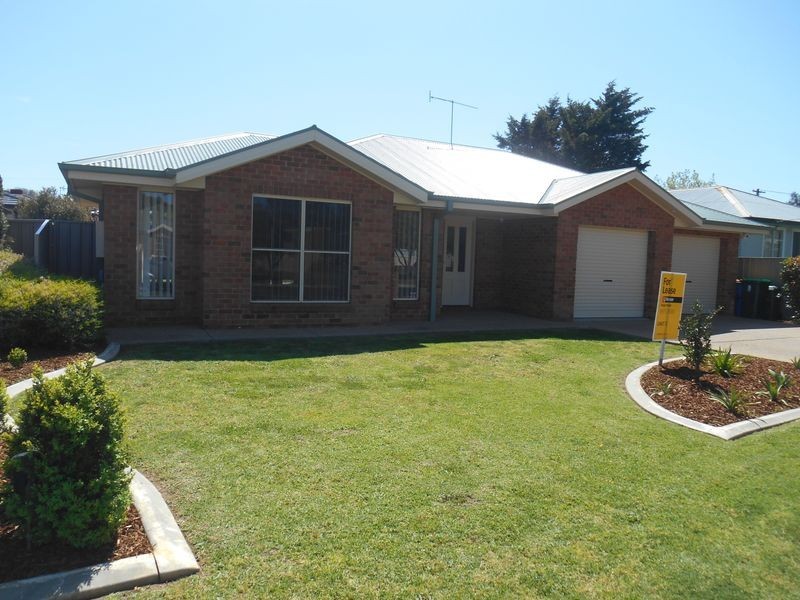 2/45 Jack Avenue, Mount Austin NSW 2650