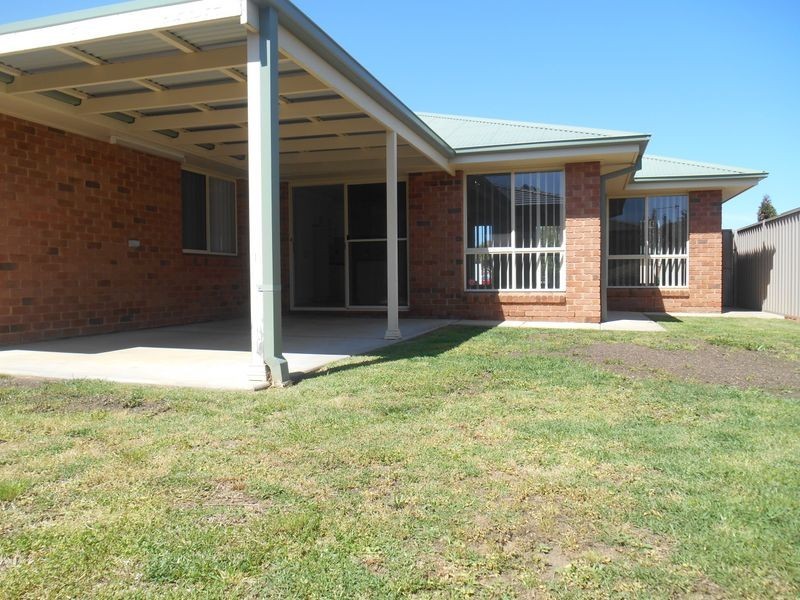 2/45 Jack Avenue, Mount Austin NSW 2650