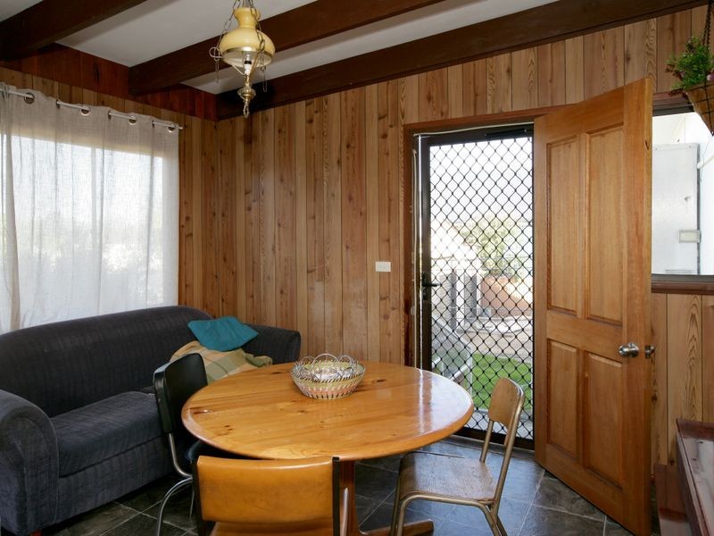 135 Grove Street, Kooringal NSW 2650
