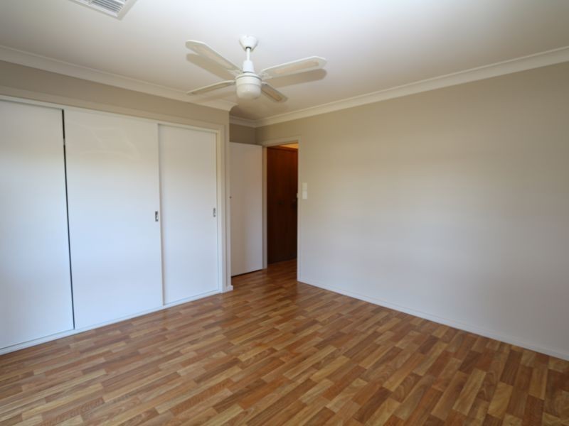11 Tinga Crescent, Kooringal NSW 2650