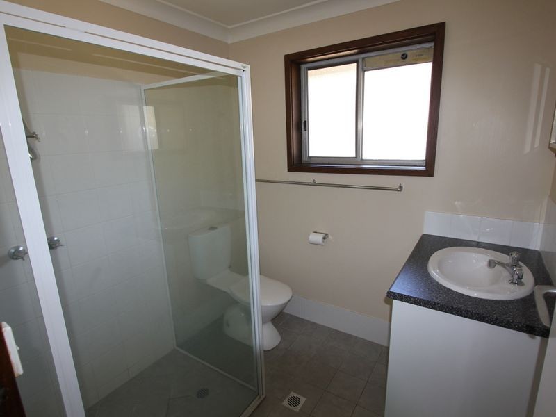 3/6 Nordlingen Drive, Tolland NSW 2650