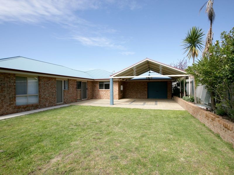 9 Grampian Place, Tatton NSW 2650