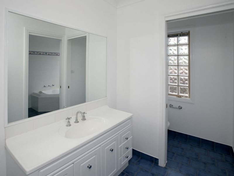 9 Grampian Place, Tatton NSW 2650