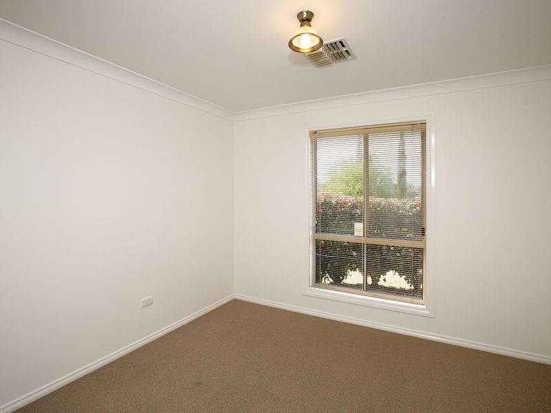 9 Grampian Place, Tatton NSW 2650