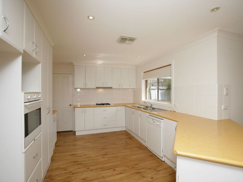 9 Grampian Place, Tatton NSW 2650