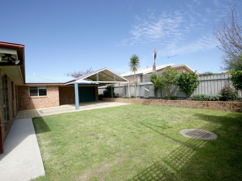 9 Grampian Place, Tatton NSW 2650