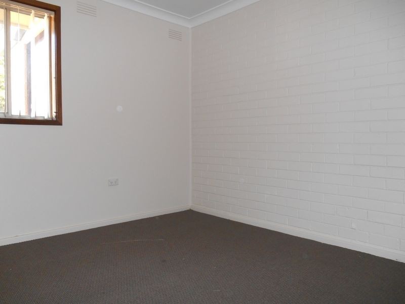 1/6 Nordlingen Drive, Tolland NSW 2650