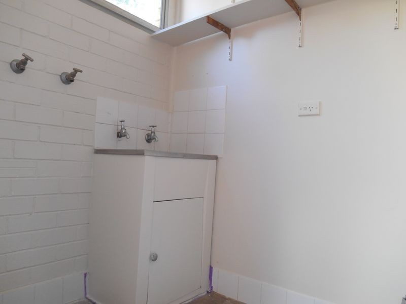 1/6 Nordlingen Drive, Tolland NSW 2650