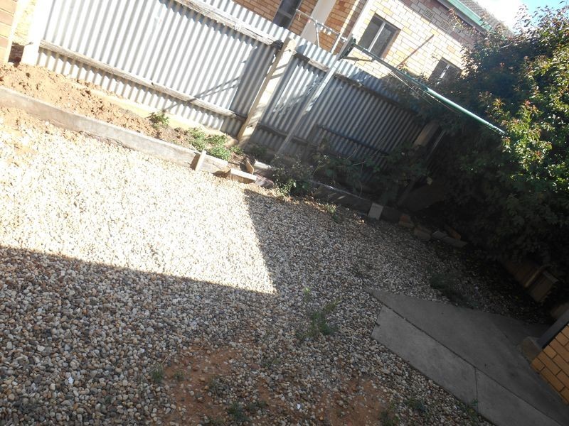 1/6 Nordlingen Drive, Tolland NSW 2650