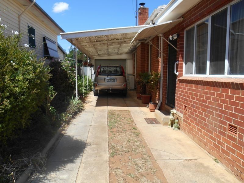 148 Fernleigh Road, Mount Austin NSW 2650