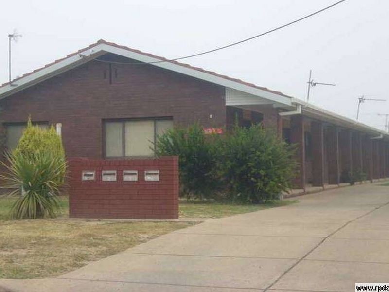 4/4 Rowe Street, Lake Albert NSW 2650